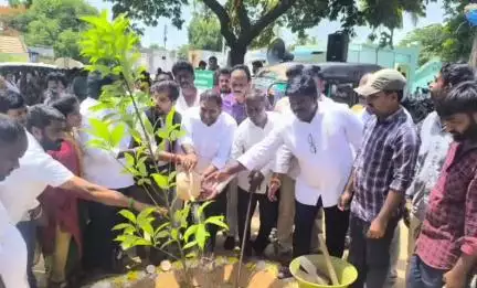 కుప్పం: ప్రపంచ పర్యావరణ దినోత్సవం సందర్భంగా డీకెపల్లిలో మొక్కలు నాటిన ప్రభుత్వ విప్, ఎమ్మెల్సీ కంచర్ల శ్రీకాంత్
