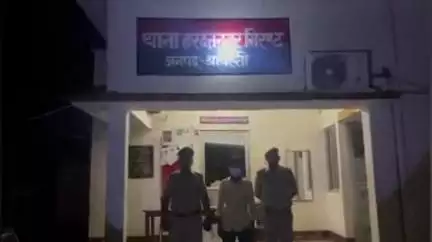 जमुनहा: हरदत्त नगर गिरन्ट व सिरसिया थाना क्षेत्र से दो अभियुक्त गिरफ्तार, 18 लीटर कच्ची शराब और 1 नाजायज चाकू बरामद