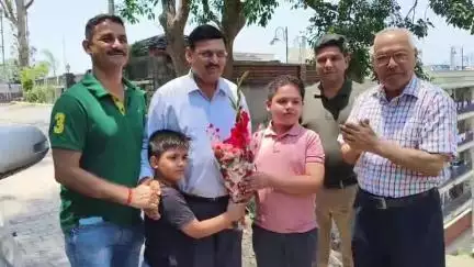 नाहन: पर्यावरण दिवस पर पर्यावरण समिति ने शमशेर विला राउंड में किया पौधारोपण, एडीएम सिरमौर एलआर वर्मा रहे उपस्थित