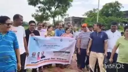जगदलपुर: विश्व पर्यावरण दिवस पर लालबाग हाउसिंग बोर्ड कॉलोनी के भुतहा तालाब में महापौर ने किया वृक्षारोपण