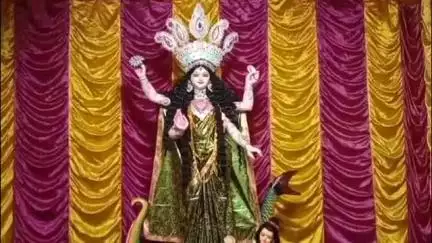 চাকদা: দশহারা উপলক্ষে চাকদা, রানাঘাট ও শান্তিপুরের গঙ্গার পাড়ে আয়োজিত হচ্ছে মা গঙ্গার পূজা আরাধনা, গঙ্গার ঘাটে ভিড় শ্রদ্ধালুদের