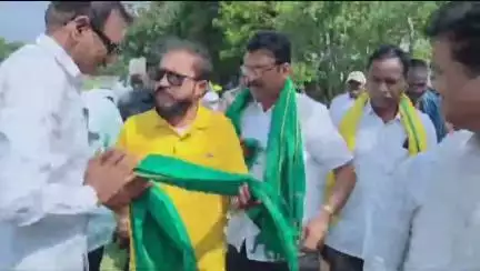 దెందులూరు నియోజకవర్గంలో జరిగిన వన మహోత్సవంలో పాల్గొని చెట్లను నాటిన ఎమ్మెల్యే చింతమనేని ప్రభాకర్