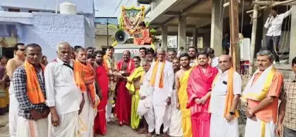 ಶೋರಾಪುರ: ನಗರದಲ್ಲಿ ಶ್ರೀಮದ್ ಯೋಗೀಶ್ವರ ಯಾಜ್ಞವಲ್ಕ್ಯ ಜಯಂತಿ ಕಾರ್ಯಕ್ರಮಕ್ಕೆ ಶಾಸಕ ರಾಜಾ ವೇಣುಗೋಪಾಲ ನಾಯಕ ಚಾಲನೆ
