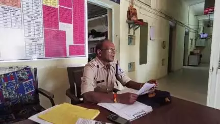 बीना: जनपद पंचायत कार्यालय की बैठक में अधिकारी से अभद्रता और पानी की बोतल फेंकने का मामला, पुलिस ने किया मामला दर्ज