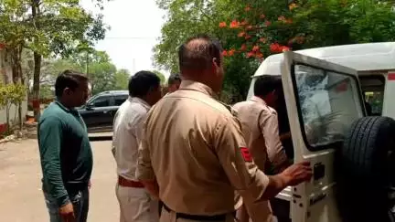महू सिमरोल थाना क्षेत्र में कोरियोग्राफर की हत्या का खुलासा, तीन आरोपी गिरफ्तार
