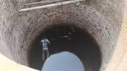 महुआडांड़: महुआड़ार के आदर्श नगर में चार दिन से लापता युवक का शव कुएं में मिला