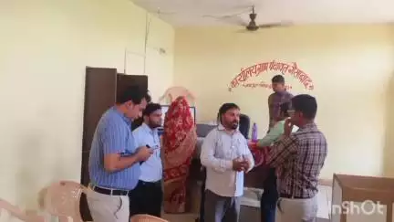 हटा: गैसाबाद में उपचुनाव से पहले अधिकारियों ने कराया मॉक पोल मतदान, चुनाव की तैयारी पूरी