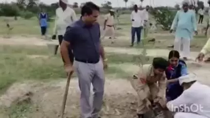 पलवल: विश्व पर्यावरण दिवस पर बहीन में 'एक पेड़ मां के नाम' अभियान शुरू, डीसी डॉ हरीश कुमार वशिष्ठ ने किया पौधारोपण