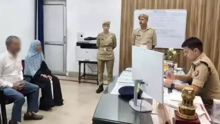 बिलारी: एसपी देहात कुंवर आकाश सिंह ने अपने कार्यालय पर जनसुनवाई में आए फरियादियों की समस्याएं सुनीं