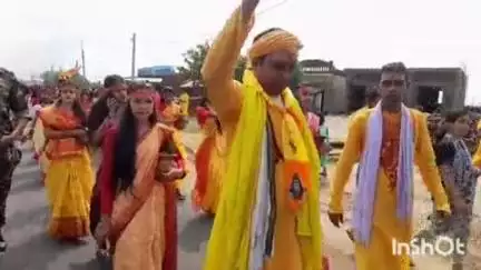 नाला: दलाबड़ में श्री श्री 1008 महामृत्युंजय महायज्ञ के लिए निकली भव्य कलश यात्रा, पूर्व कृषि मंत्री सत्यानंद झा भी शामिल हुए