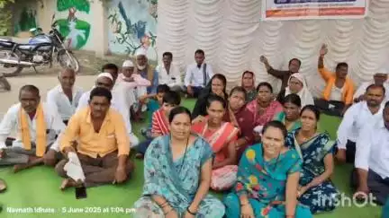 फुलंब्री: गणोरी येथील शेतकऱ्यांचे तहसील कार्यालयासमोर रस्त्यासाठी आंदोलन