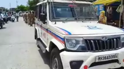हिंगोली: शहर पोलीस स्टेशनच्या वतीने मोठ्या प्रमाणात पोलीस रूट मार्च काढण्यात आला