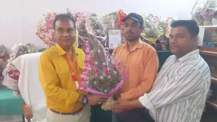 रामपुर: ज़िला अस्पताल के सीएमएस डॉ. डीके वर्मा का लेवल फ़ोर में हुआ प्रमोशन, शासन ने किया सम्मानित