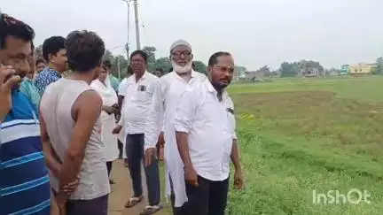 জামালপুর: বিশ্ব পরিবেশ দিবস উপলক্ষ্যে উজ্জ্বল মোড় এলাকায় বৃক্ষরোপণ কর্মসূচিতে উপস্থিত বিধায়ক