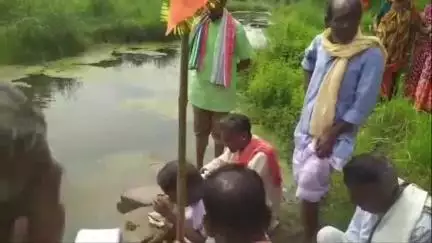 পাড়া: বালিচাষা গ্রামে কলস যাত্রার মাধ্যমে করা হল সর্বজনীন হরিমন্দির প্রতিষ্ঠার সূচনা