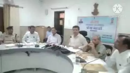 जालौर: प्रभारी मंत्री ने कलेक्ट्रेट सभागार कक्ष में प्रेस वार्ता को किया संबोधित