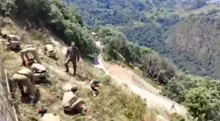 पोखरी: नगर पंचायत पोखरी में एनसीसी कैडेट्स के साथ विश्व पर्यावरण दिवस पर वृहद रूप से किया गया पौधरोपण, स्वच्छता की अपील की गई