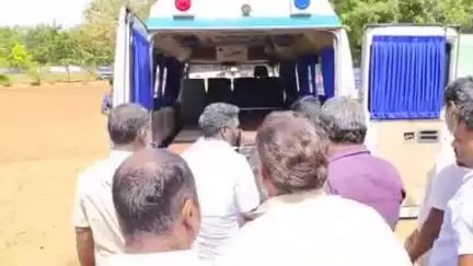உடுமலைபேட்டை: பெங்களூர் ஆர்சிபி வெற்றி கொண்டாட்டத்தில் உயிரிழந்த உடுமலைப்பேட்டையை சேர்ந்த காமாட்சி தேவியின் உடல் உடுமலைப்பேட்டை கொண்டுவரப்பட்டது