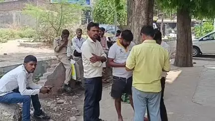 एटा: गांव नगला कोठी के समीप शौच क्रिया के लिए जा रहे युवक को तेज रफ्तार बाइक ने मारी टक्कर, हुई मौत