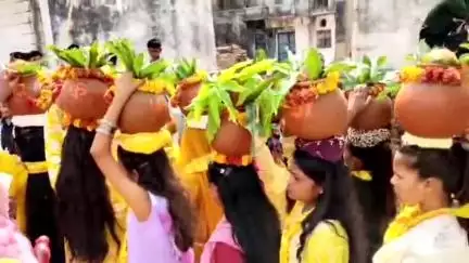 नरवर: पोहा गांव में श्रीमद् भागवत कथा का कलश यात्रा निकालकर किया गया शुभारंभ