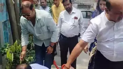 सहसवान: सहसवान तहसील परिसर में विश्व पर्यावरण दिवस पर एसडीएम की मौजूदगी में जयपुरिया स्कूल के बच्चों ने किया वृक्षारोपण