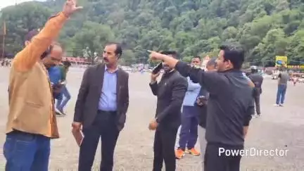 नैनीताल: सीएम कार्यक्रम स्थल पर मंच निर्माण, लोगों के बैठने समेत अन्य व्यवस्थाओं का जायजा एडीएम ने लिया