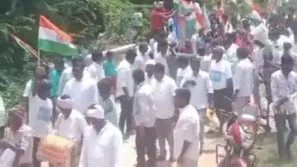 కళ్యాణదుర్గం: వంక తండా గ్రామానికి చేరిన మాజీ ఎంపీ తలారి రంగయ్య పాదయాత్ర: అడుగడుగునా స్వాగతం పలికిన ప్రజలు