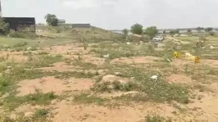 గద్వాల్: మున్సిపాలిటీ పరిధిలోని ప్రభుత్వ భూమిలో ప్లాట్లు చేసిన వారిపై చర్యలు: మున్సిపల్ అధికారులు