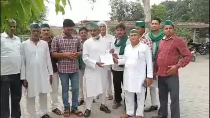 हसनपुर: हसनपुर तहसील पर भाकियू लोक शक्ति के पदाधिकारियों ने मुख्यमंत्री को संबोधित ज्ञापन सौंपा