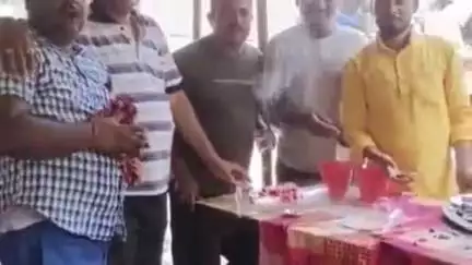 कादीपुर: गंगा दशहरा में जाने वाले श्रद्धालुओं के लिए कादीपुर में संगठनों ने मिलकर प्रसाद, शरबत व ठंडा पानी किया वितरण
