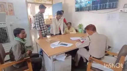 विदिशा: ग्राम ढाढोन रोड पर गाय को बचाने में बाइक पुलिया से टकराई, एक की मौत, दो घायल