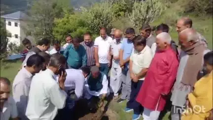 कंडाघाट: विश्व पर्यावरण दिवस के मौके पर कंडाघाट के कोटला गांव में भाजपा मंडल कंडाघाट ने पौधारोपण कार्यक्रम का आयोजन किया