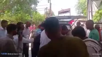 खागा: फ़तेहपुर कोर्ट में चाचा-भतीजे पर जानलेवा हमला, पुरानी रंजिश के चलते हुई मारपीट, खागा के नंदापुर गांव का मामला