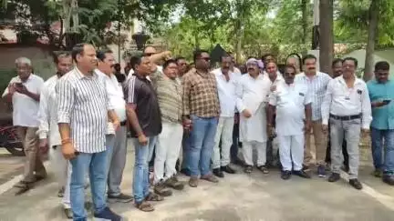 ବରଗଡ: ଜିଲ୍ଲାପାଳଙ୍କ କାର୍ଯ୍ୟାଳୟରେ ଦାବିପତ୍ର ପ୍ରଦାନ କଲେ ଜିଲ୍ଲା କଂଗ୍ରେସ କମିଟି,ଶୁଣନ୍ତୁ ପ୍ରତିକ୍ରିୟା