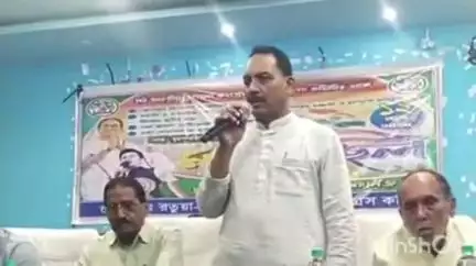 রতুয়া ১: রতুয়া ব্লক কমিউনিটি হল প্রাঙ্গণের তৃণমূল নেতৃত্বে তরফে আয়োজিত হল দলীয় কর্মসূচি নিয়ে সভা