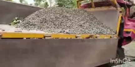 सोहागपुर: सिंहपुर थाना क्षेत्र के पतखई घाट में तेज रफ्तार ट्रक ने डग्गी को मारी टक्कर, चालक घायल