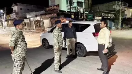 मुंगेली: जिले की संवेदनशीलता को देखते हुए मुंगेली एसपी ने देर रात थाना और गश्त प्वाइंट का किया आकस्मिक निरीक्षण