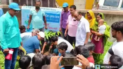 মুরারই ১: পলসা প্রাথমিক বিদ্যালয়ে বিশ্ব পরিবেশ দিবসে বৃক্ষ রোপণ করা হল পঞ্চায়েতের উদ্যোগে, উপস্থিত অঞ্চল কনভেনার সহ অন্যান্যরা