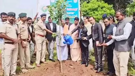 ಹುಕ್ಕೇರಿ: ಪ್ಲಾಸ್ಟಿಕ್ ಬಳಕೆಯಲ್ಲಿ ಸರ್ಕಾರದ ನಿಯಮ ಪಾಲಿಸಿ: ಪಟ್ಟಣದಲ್ಲಿ ನ್ಯಾಯಾಧೀಶ ರಾಜಣ್ಣ ಸಂಕಣ್ಣವರ