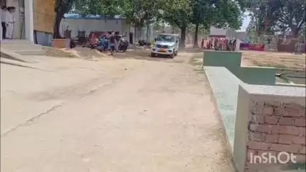 केसठ: केसठ में निर्माणाधीन सामुदायिक स्वास्थ्य केंद्र के कार्यों की समीक्षा को लेकर डीएम ने की बैठक, तेजी लाने के दिए निर्देश