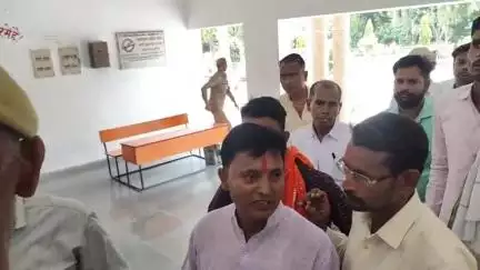 खलीलाबाद: ग्राम भगवानपुर में उप कृषि निदेशक पर अपने पद का दुरुपयोग कर जांच में लीपा-पोती करने का आरोप लगाया ग्रामीणों ने