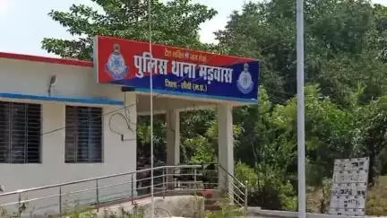 मझौली: मड़वास थाना क्षेत्र के ग्राम बड़का डोल में 25 वर्षीय नवविवाहिता ने पेड़ से फांसी लगाकर की आत्महत्या