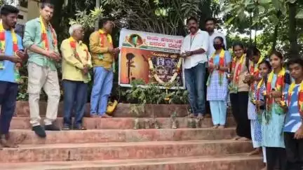 ಧಾರವಾಡ: ನಗರದಲ್ಲಿ ವಿಶ್ವ ಪರಿಸರ ದಿನಾಚರಣೆ ನಿಮಿತ್ತ ಸಸಿ ನೆಟ್ಟು ವಿಶೇಷ ಆಚರಣೆ