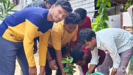 ఆదోని: పర్యావరణాన్ని కాపాడుకుందాం, మొక్కలను రక్షించుకుందాం: ఎస్ఎఫ్ఐ జిల్లా ఉపాధ్యక్షుడు శ్రీనివాసులు
