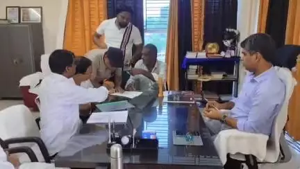বিশালগড়: নয় দফা দাবিতে সিপাহী জলা অতিরিক্ত পুলিশ সুপার নিকট কংগ্রেসের ডেপুটেশনে