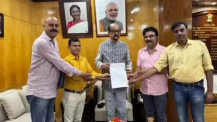 मुंगेली: जिले के लोरमी वनांचल क्षेत्र में आंधी में गिरी पाठशाला के लिए राज्यपाल ने दी 3.5 लाख की सहायता, संवेदनाओं से उठी उम्मीद