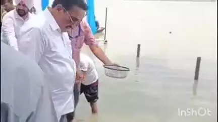 डिबाई: केंद्रीय जल शक्ति मंत्री पहुंचे नरौरा गंगा बसी घाट, विश्व पर्यावरण दिवस पर प्राकृतिक कार्यशाला का किया उद्घाटन