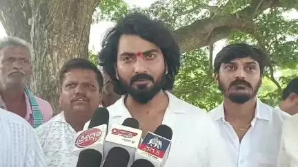 ಕೊರಟಗೆರೆ: ಅಳಲಸಂದ್ರ ಗ್ರಾಮದಲ್ಲಿ  ದೇವಾಲಯ ಜೀರ್ಣೋದ್ಧಾರಕ್ಕಾಗಿ ನಟ ಅರ್ಜುನ್ ಯೋಗಿಯಿಂದ ₹10 ಲಕ್ಷ  ದೇಣಿಗೆ