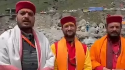 रुद्रप्रयाग: गंगा दशहरा के पावन पर्व पर केदार सभा ने केदारनाथ धाम में गंगा घाट पर पंच गंगा संगम का विधिवत पूजन-अर्चन किया