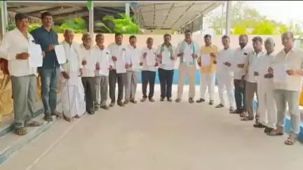 రామన్న‌పేట: జిల్లాలో ఈత ఉత్పత్తుల కేంద్రం తక్షణమే ఏర్పాటు చేయాలని కల్లు గీత కార్మిక సంఘం ఆధ్వర్యంలో సీఎం రేవంత్ రెడ్డికి బహిరంగ రేఖ